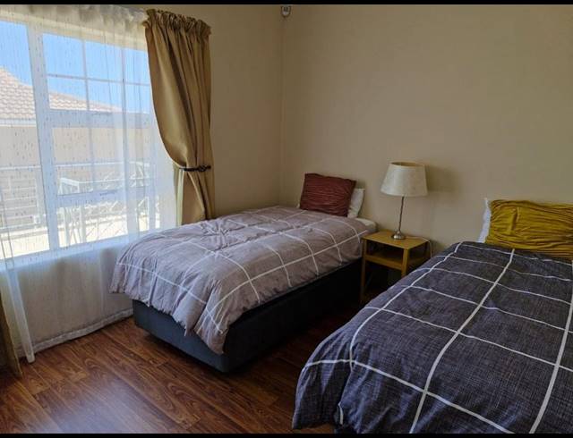 2 BEDROOM PROPERTY TO RENT IN HEIDERAND